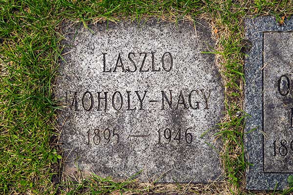 Laszlo Moholy-Nagy headstone photo