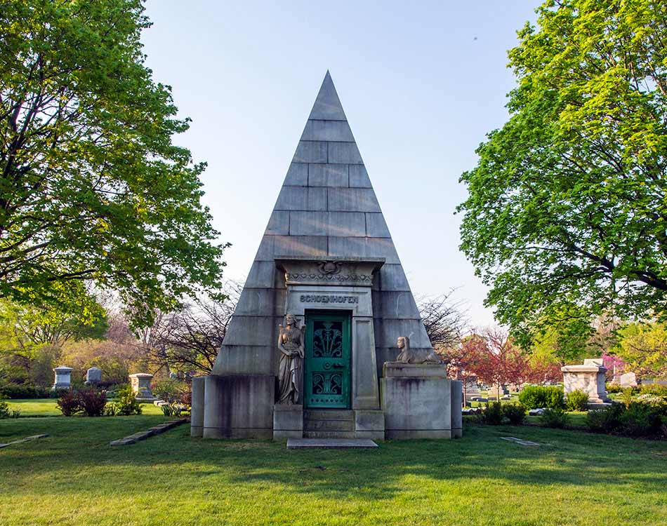Schoenhofen Mausoleum exterior photo