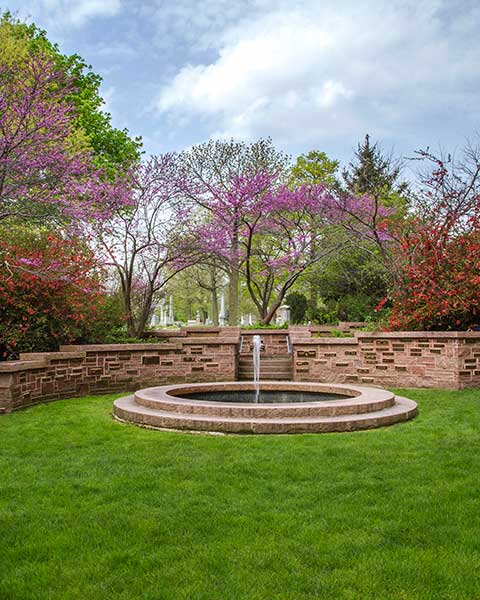 Marion Mahony Griffin monument photo