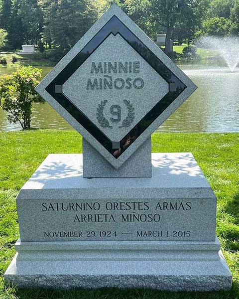 Minnie Minoso gravesite photo